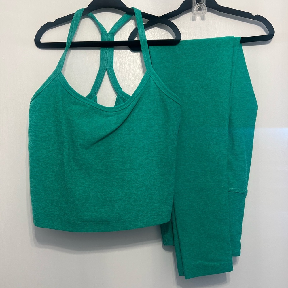 Beyond Yoga Green Grass Heather Set